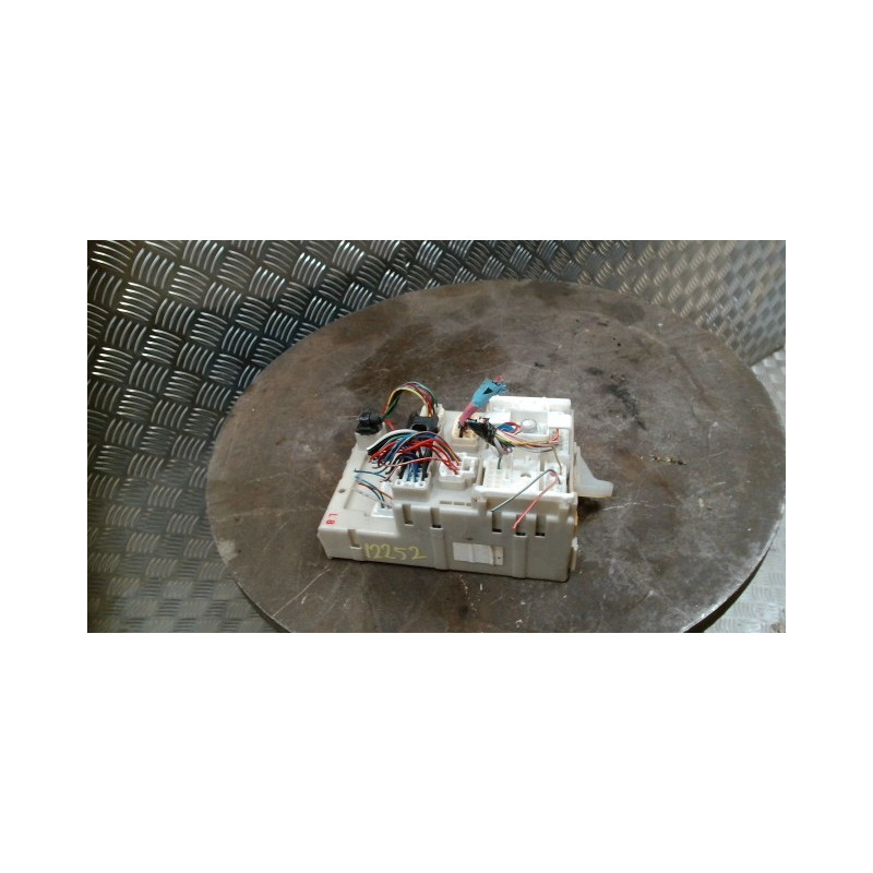 Porte fusible TOYOTA RAV4 2 PHASE 2 d’occasion