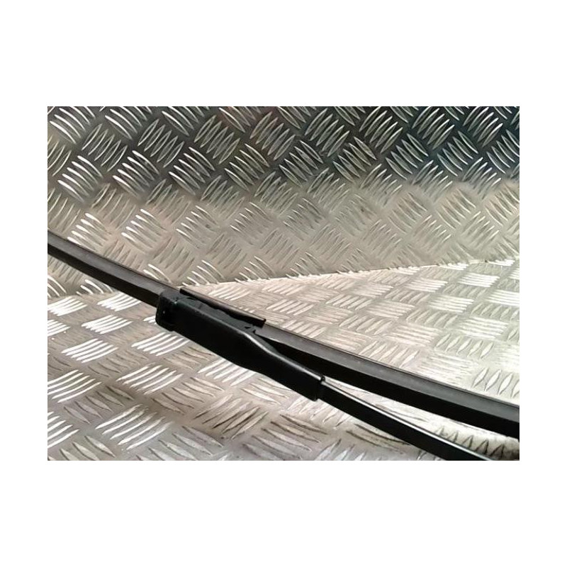 Bras essuie glace avant droit FIAT GRANDE PUNTO d’occasion