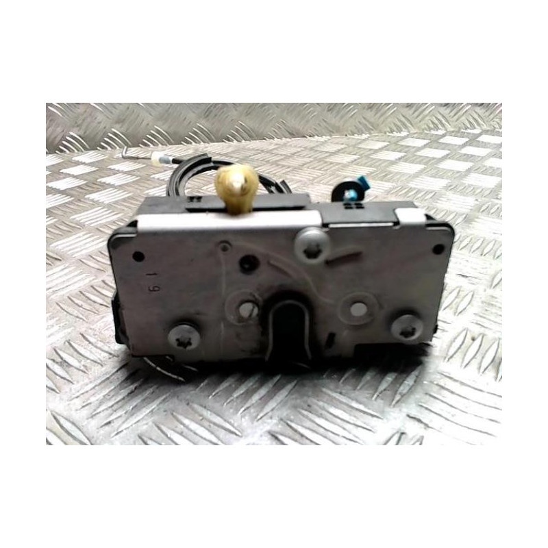 Serrure avant droit FIAT GRANDE PUNTO d’occasion