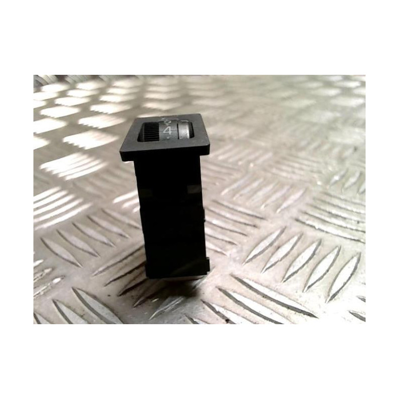 Commande de reglage hauteur de phare TOYOTA RAV4 2 PHASE 2 d’occasion