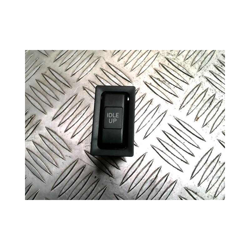 Bouton/Interrupteur TOYOTA RAV4 2 PHASE 2 d’occasion