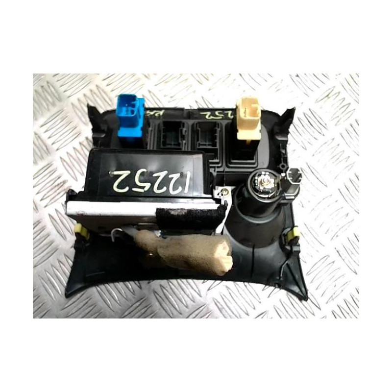 Bouton/Interrupteur TOYOTA RAV4 2 PHASE 2 d’occasion