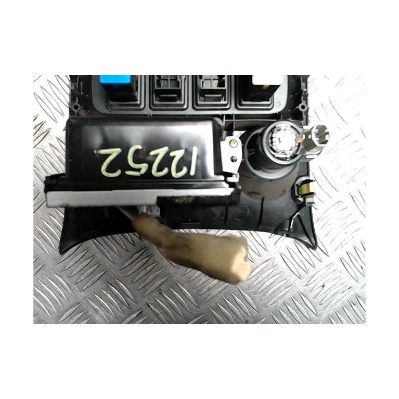 Bouton/Interrupteur TOYOTA RAV4 2 PHASE 2 d’occasion