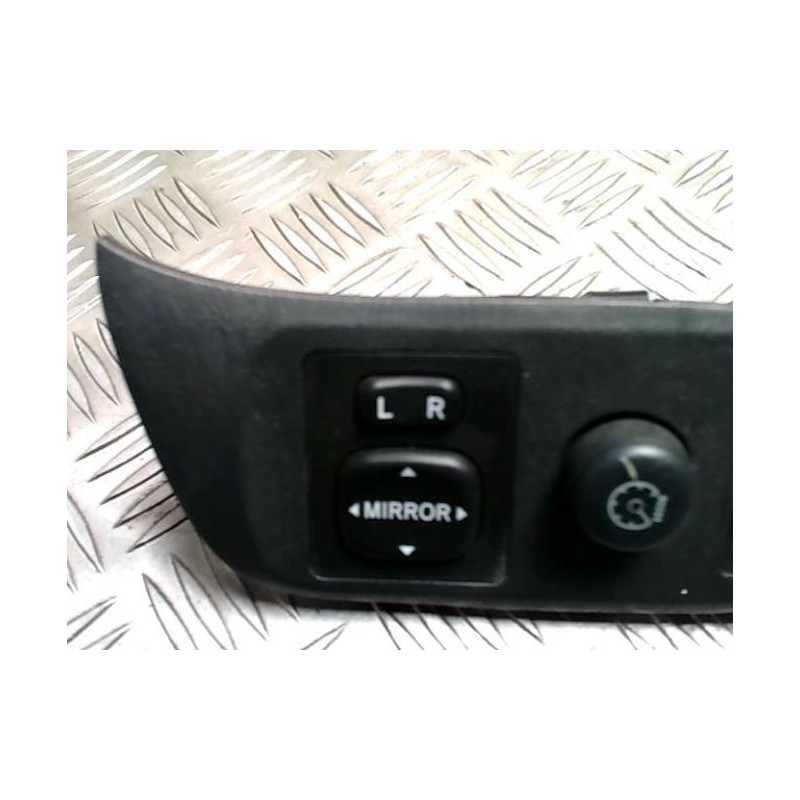 Bouton/Interrupteur TOYOTA RAV4 2 PHASE 2 d’occasion
