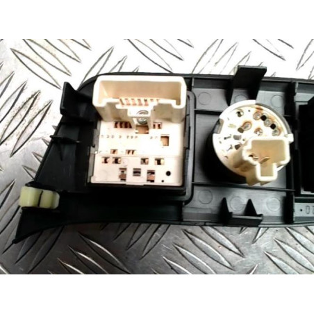 Bouton/Interrupteur TOYOTA RAV4 2 PHASE 2 d’occasion