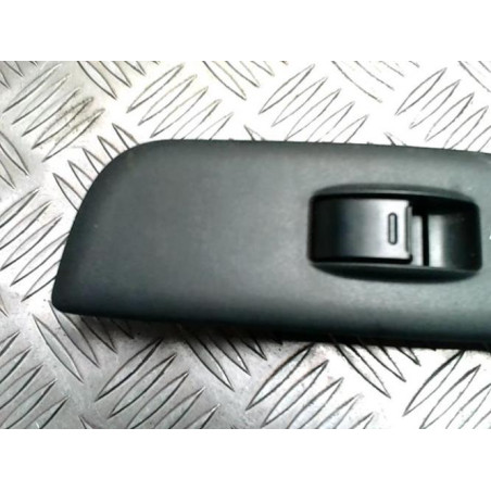 Interrupteur de leve vitre avant droit TOYOTA RAV4 2 PHASE 2 d’occasion