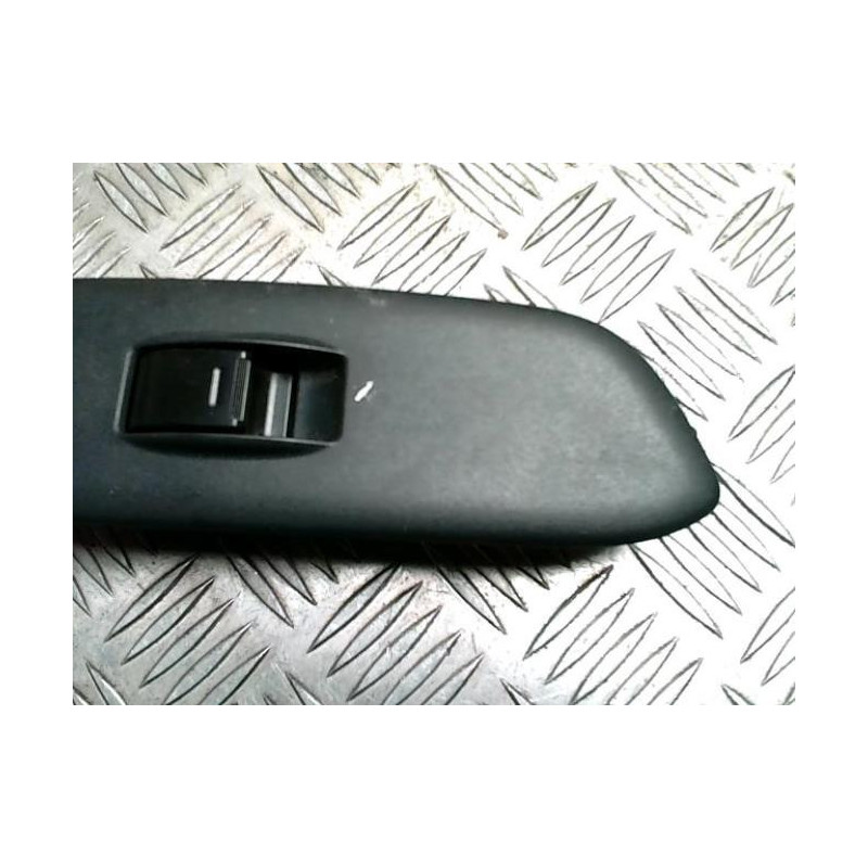 Interrupteur de leve vitre avant droit TOYOTA RAV4 2 PHASE 2 d’occasion