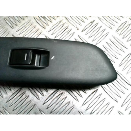 Interrupteur de leve vitre avant droit TOYOTA RAV4 2 PHASE 2 d’occasion