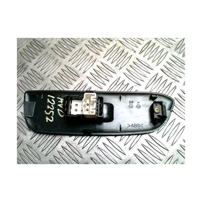 Interrupteur de leve vitre avant droit TOYOTA RAV4 2 PHASE 2 d’occasion