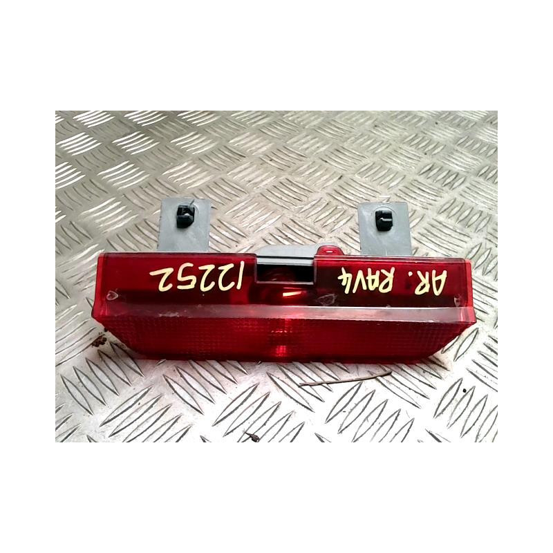 Feu arriere stop central TOYOTA RAV4 2 PHASE 2 d’occasion
