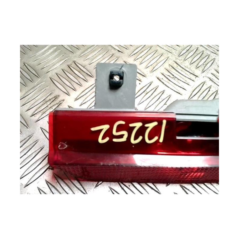 Feu arriere stop central TOYOTA RAV4 2 PHASE 2 d’occasion