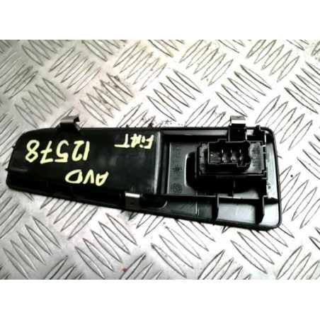 Interrupteur de leve vitre avant droit FIAT GRANDE PUNTO d’occasion