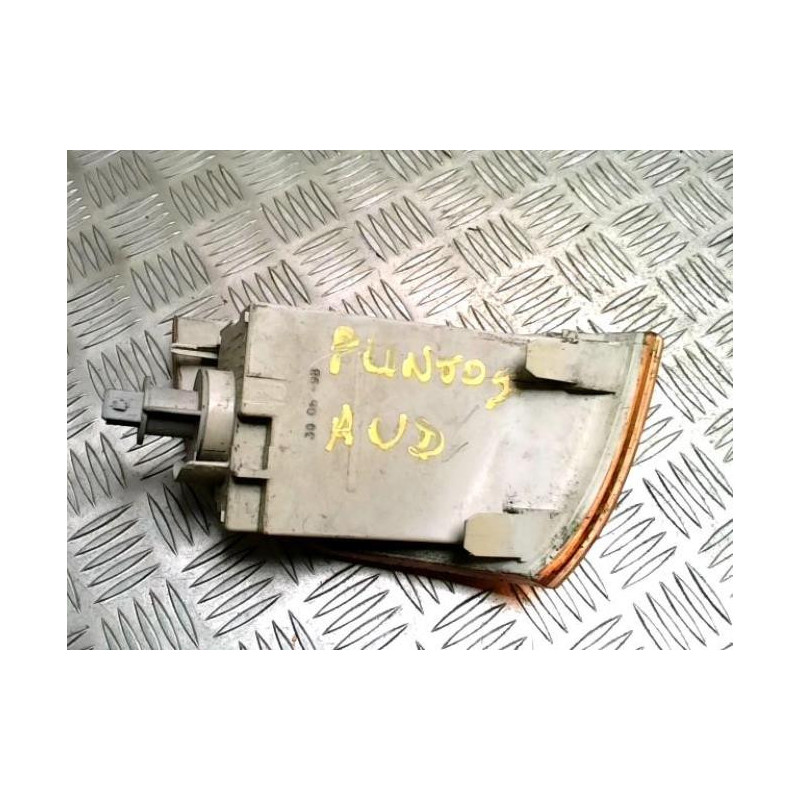 Optique avant secondaire droit (feux)(clignotant) FIAT PUNTO 1 PHASE 1 d’occasion