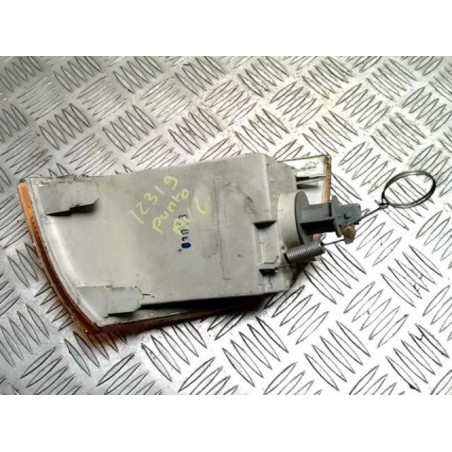 Optique avant secondaire gauche (feux)(clignotant) FIAT PUNTO 1 PHASE 1 d’occasion