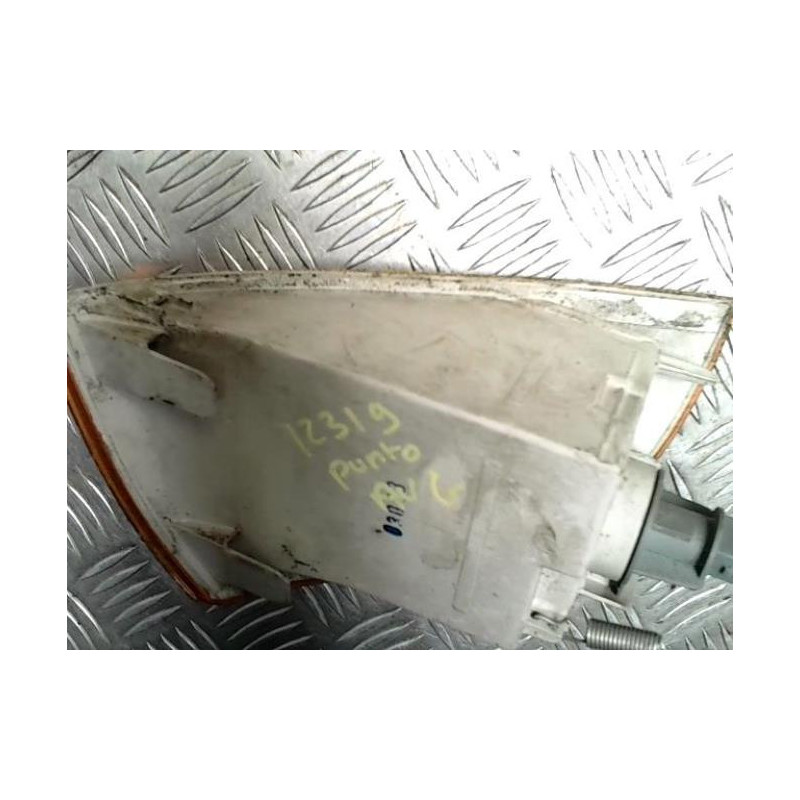 Optique avant secondaire gauche (feux)(clignotant) FIAT PUNTO 1 PHASE 1 d’occasion