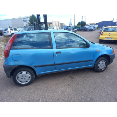 Optique avant secondaire gauche (feux)(clignotant) FIAT PUNTO 1 PHASE 1 d’occasion