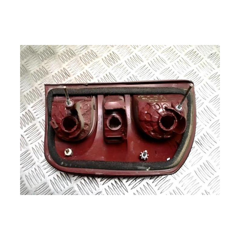 Feu arriere principal gauche (feux) TOYOTA RAV4 2 PHASE 2 d’occasion