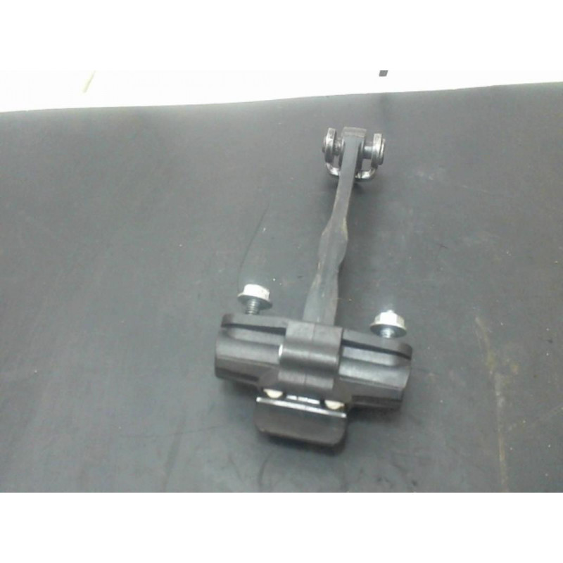Tirant de porte arriere gauche FORD FIESTA MK8 1.4 TDCI d’occasion