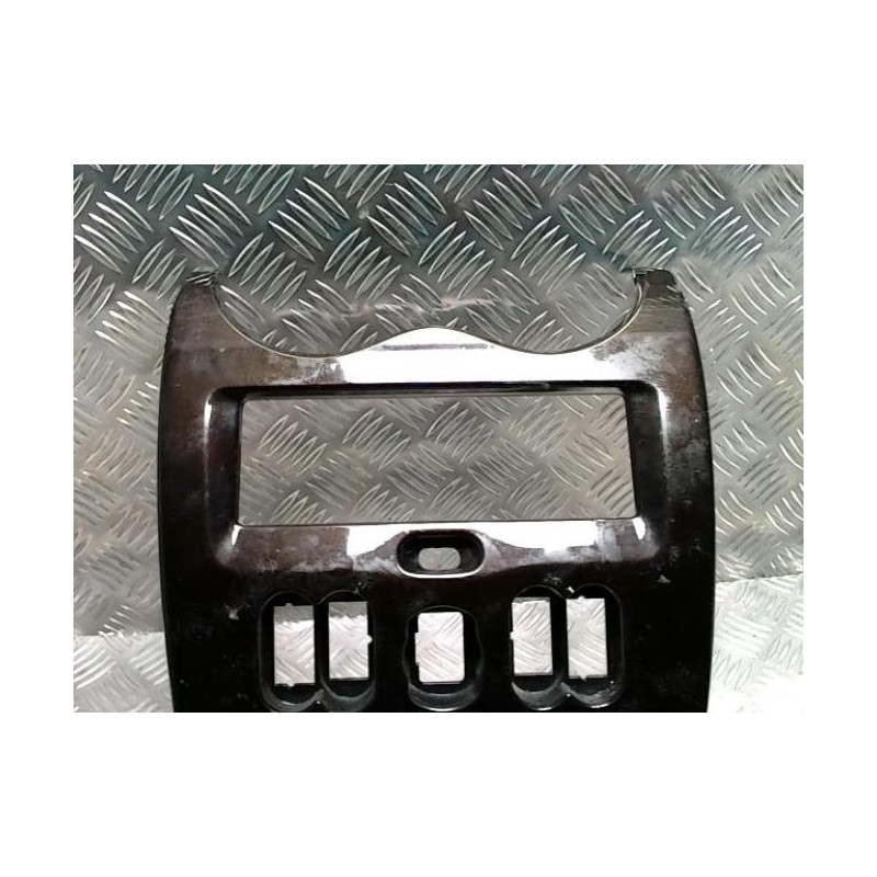 Facade autoradio DACIA DUSTER 1 PHASE 1 d’occasion