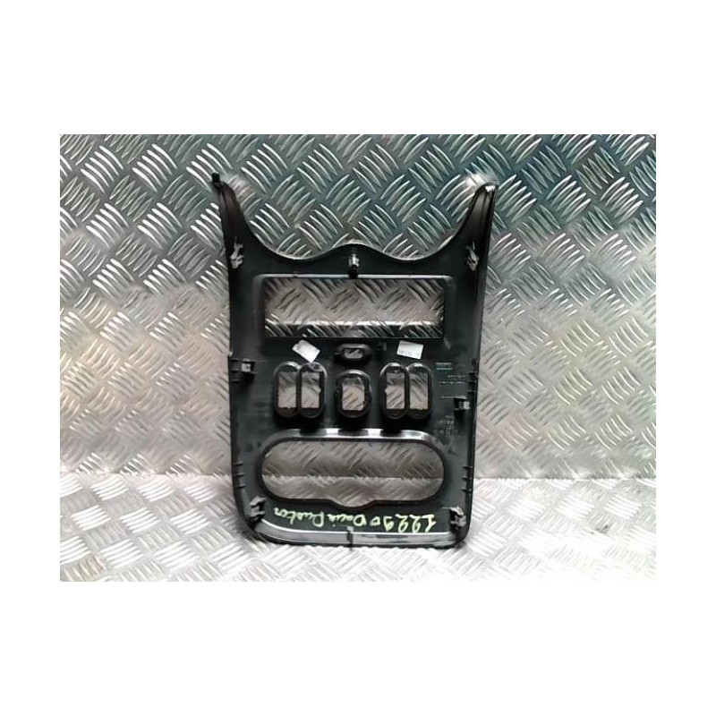 Facade autoradio DACIA DUSTER 1 PHASE 1 d’occasion