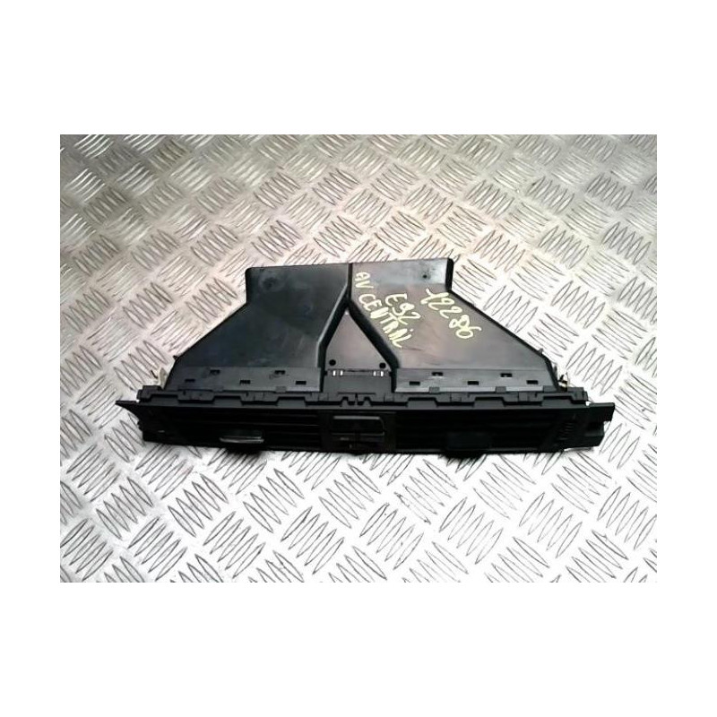 Aerateur tableau de bord BMW SERIE 3 E92 COUPE PHASE 1 d’occasion