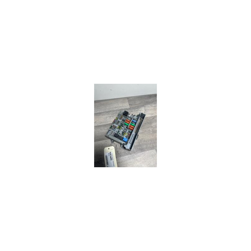 Porte fusible BMW  d’occasion