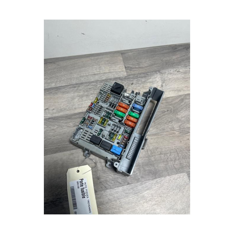 Porte fusible BMW  d’occasion