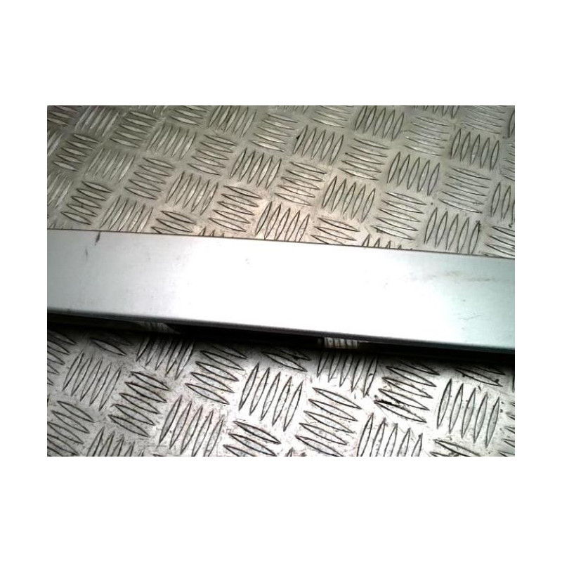 Baguette de coffre PEUGEOT 207 PHASE 1 d’occasion