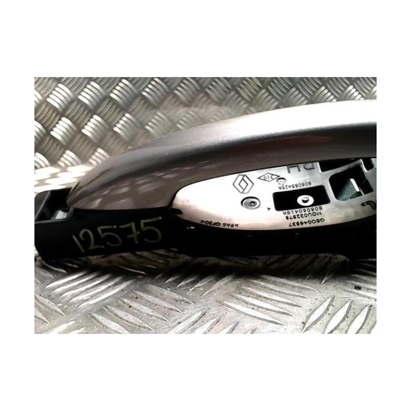 Poignee porte arriere droit RENAULT CAPTUR 2 PHASE 1 d’occasion