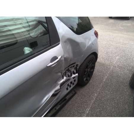 Charniere de capot CITROEN DS3 PHASE 1 d’occasion