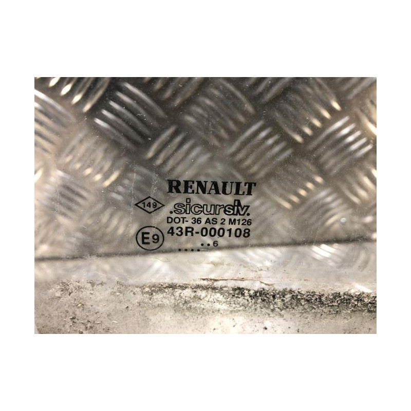 Vitre arriere droit RENAULT  d’occasion