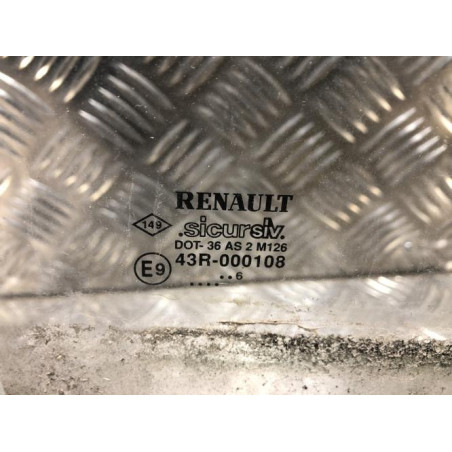 Vitre arriere droit RENAULT  d’occasion