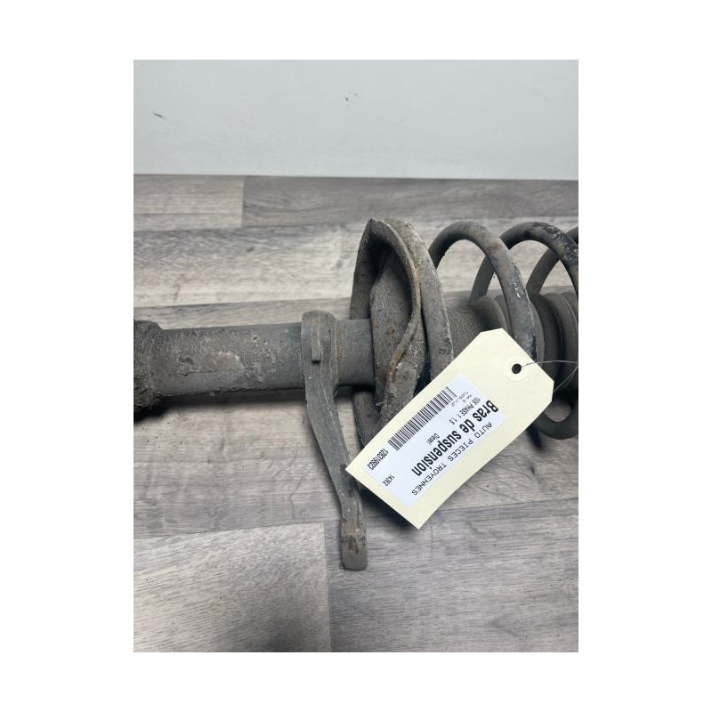Bras de suspension superieur avant gauche PEUGEOT 106 PHASE 1 d’occasion