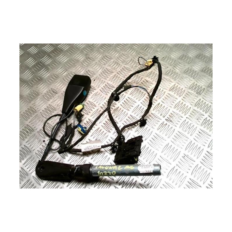 Attache ceinture avant gauche RENAULT LAGUNA 2 PHASE 2 d’occasion