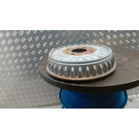 Tambour arriere droit RENAULT TWINGO 3 PHASE 1 d’occasion