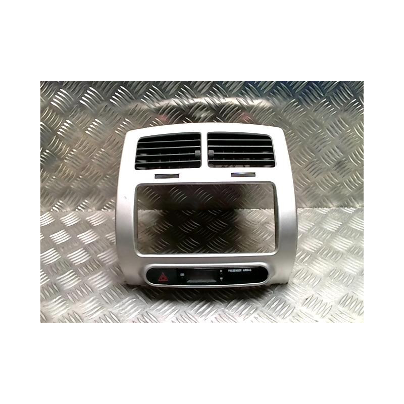 Aerateur tableau de bord TOYOTA URBAN CRUISER d’occasion