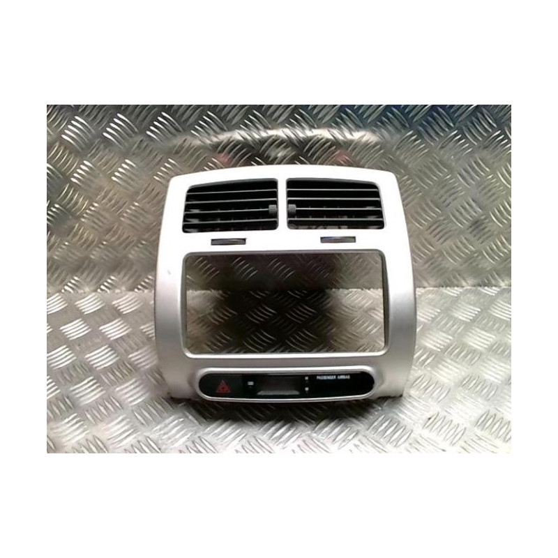 Aerateur tableau de bord TOYOTA URBAN CRUISER d’occasion