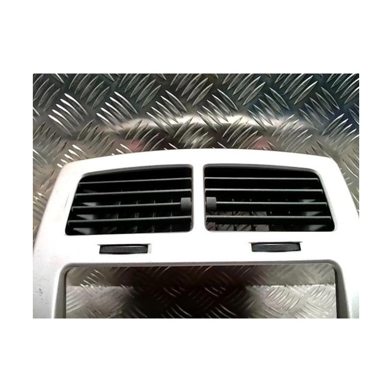 Aerateur tableau de bord TOYOTA URBAN CRUISER d’occasion
