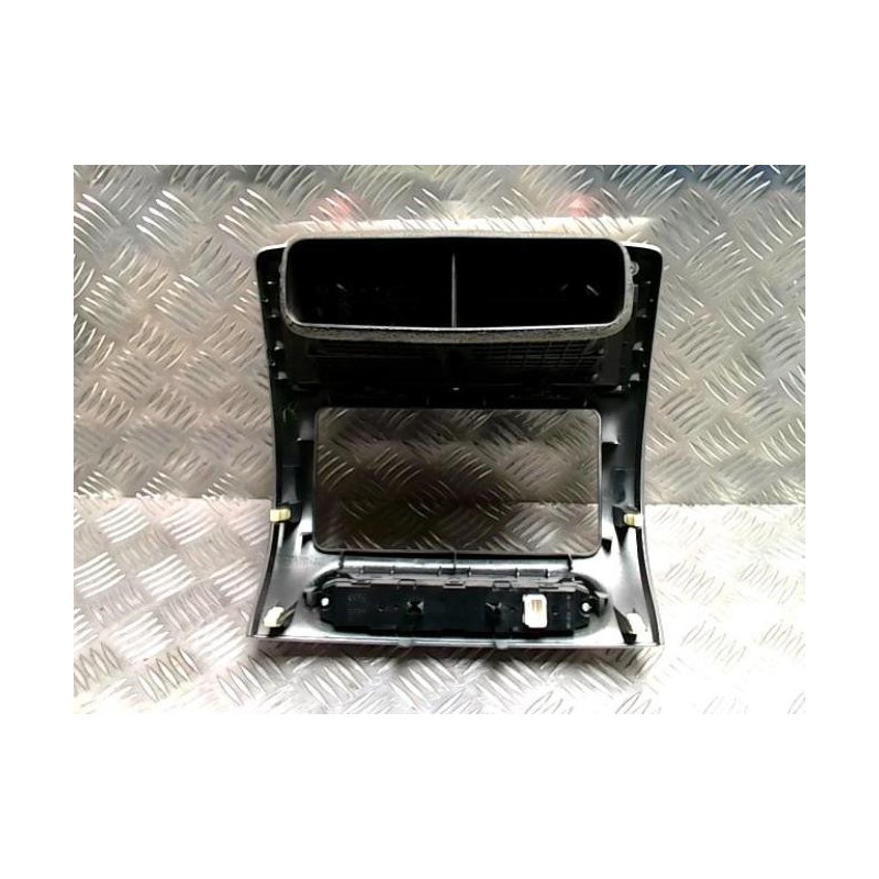 Aerateur tableau de bord TOYOTA URBAN CRUISER d’occasion