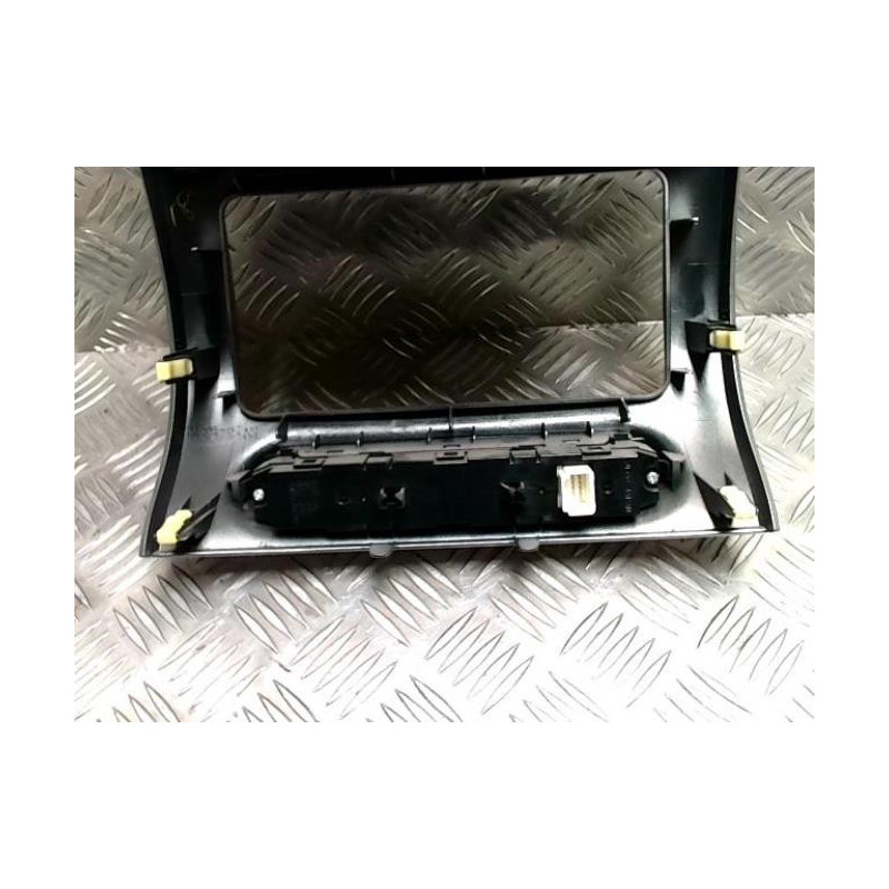 Aerateur tableau de bord TOYOTA URBAN CRUISER d’occasion