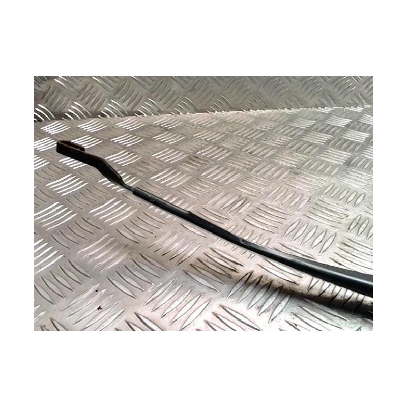 Bras essuie glace avant droit TOYOTA URBAN CRUISER d’occasion