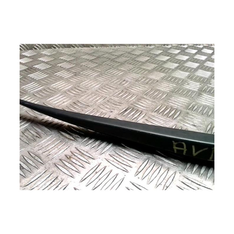 Bras essuie glace avant droit TOYOTA URBAN CRUISER d’occasion