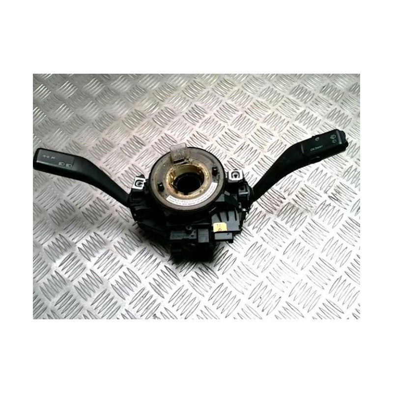 Com (Bloc Contacteur Tournant+Commodo Essuie Glace+Commodo Phare) VOLKSWAGEN GOLF 5 d’occasion