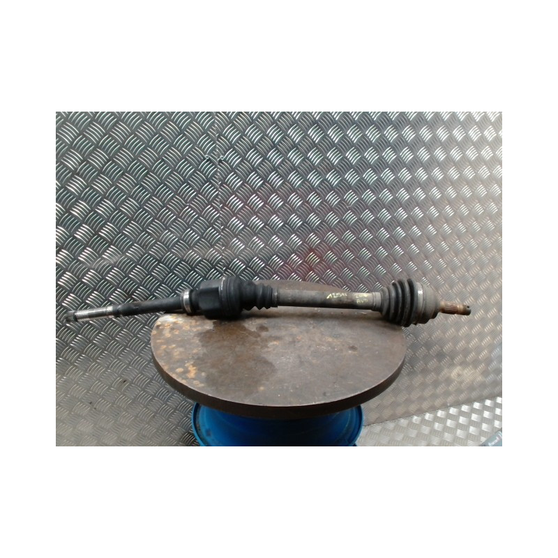 Cardan droit (transmission) PEUGEOT 207 PHASE 1 d’occasion