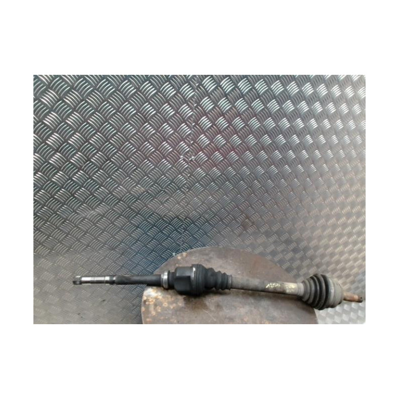 Cardan droit (transmission) PEUGEOT 207 PHASE 1 d’occasion
