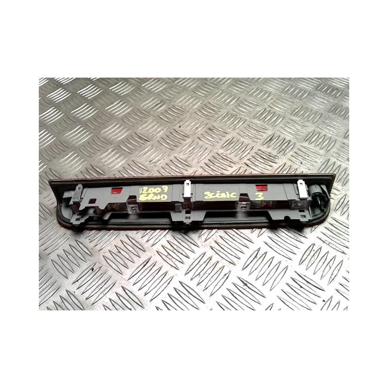 Feu arriere stop central RENAULT GRAND SCENIC 3 PHASE 1 d’occasion