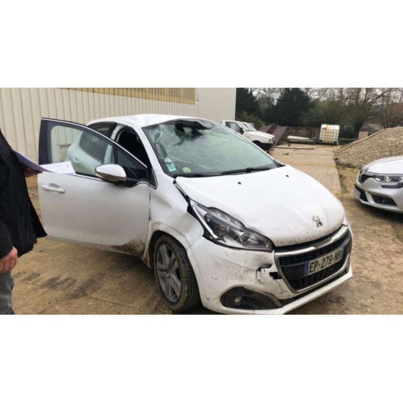 Fusee avant gauche PEUGEOT 208 1 PHASE 2 d’occasion
