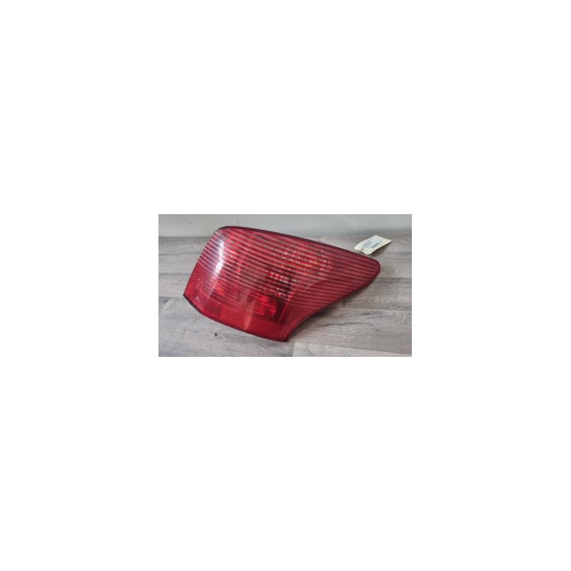 Feu arriere principal droit (feux) PEUGEOT 407 PHASE 1 BREAK d’occasion