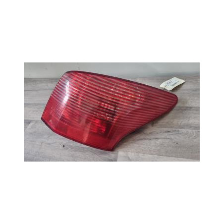 Feu arriere principal droit (feux) PEUGEOT 407 PHASE 1 BREAK d’occasion