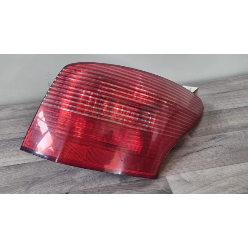 Feu arriere principal droit (feux) PEUGEOT 407 PHASE 1 BREAK d’occasion